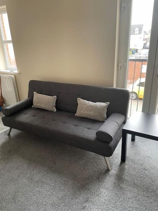 Lovely 1 Bedroom Studio Apartment - Merthyr Tydfil Eksteriør bilde