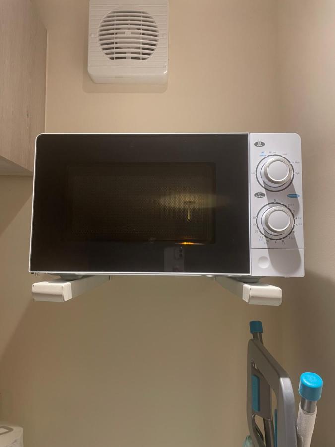 Lovely 1 Bedroom Studio Apartment - Merthyr Tydfil Eksteriør bilde