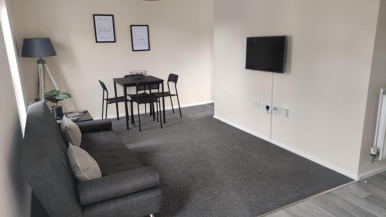 Lovely 1 Bedroom Studio Apartment - Merthyr Tydfil Eksteriør bilde