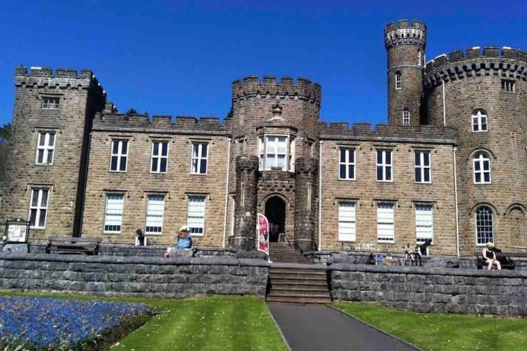 Lovely 1 Bedroom Studio Apartment - Merthyr Tydfil Eksteriør bilde